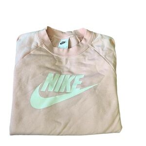 GUC Women’s Small Light Pink Nike Crewneck Sweatshirt